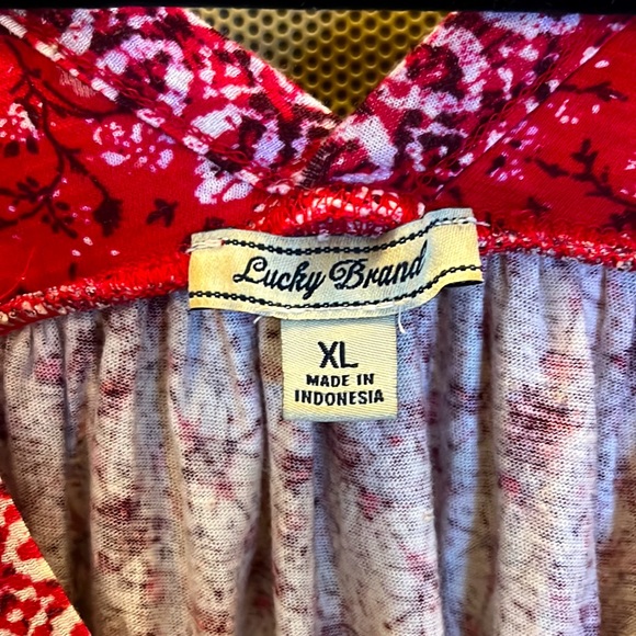 Lucky Brand V-Neck Bandana Print Size XL - Picture 5 of 7